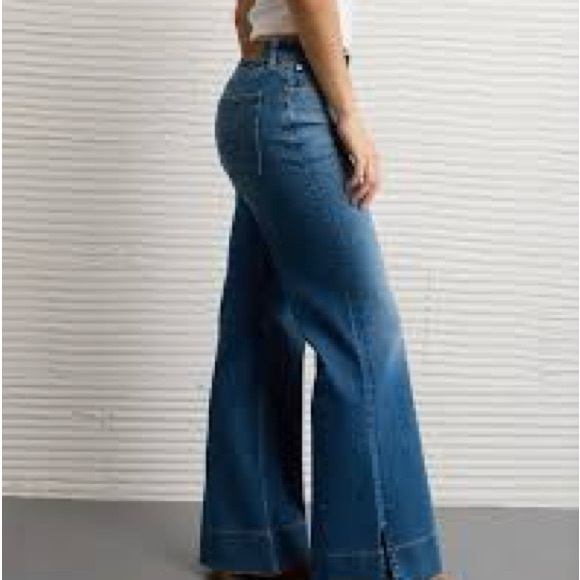 American Eagle Outfitters Blue Wide Leg Jeans. High waisted. - Picture 2 of 4